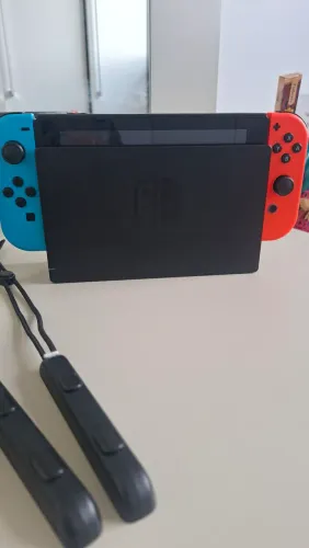 Nintendo Switch 32GB <br>Semi novo <br>Completo com todos os itens <br>R$1300,00