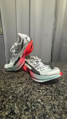Tênis de corrida Puma Fast R3
