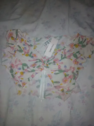 Blusinha cropped love dress 40 reias