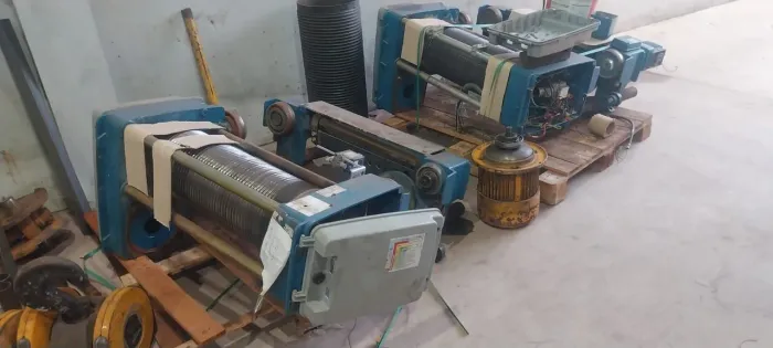 VENDA DE DUAS TALHAS DEMAG - CAPACIDADE DE 10 TONELADAS