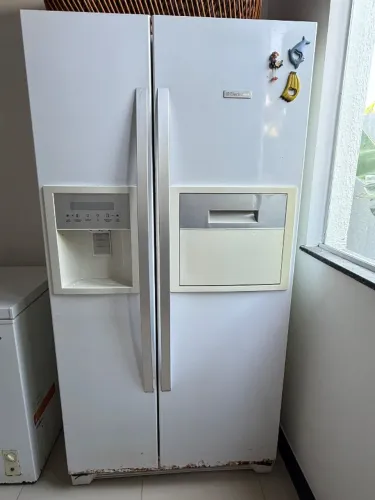Refrigerador side by side Eletrolux