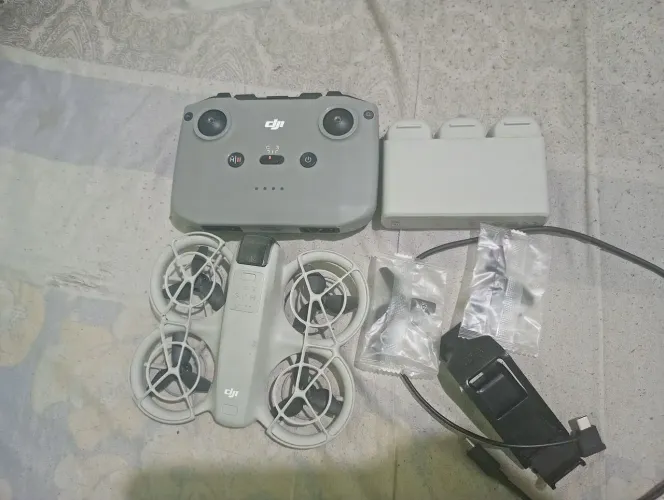 Drone DJI Neo pouco usado