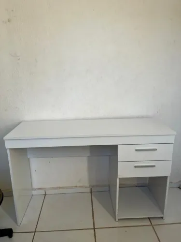 Escrivaninha birô