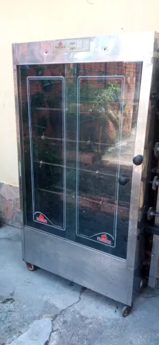 VENDE-SE MÁQUINA DE ACÁ FRANGO 4.500 INTERESSADO CHAMA NO WHATSAPP *