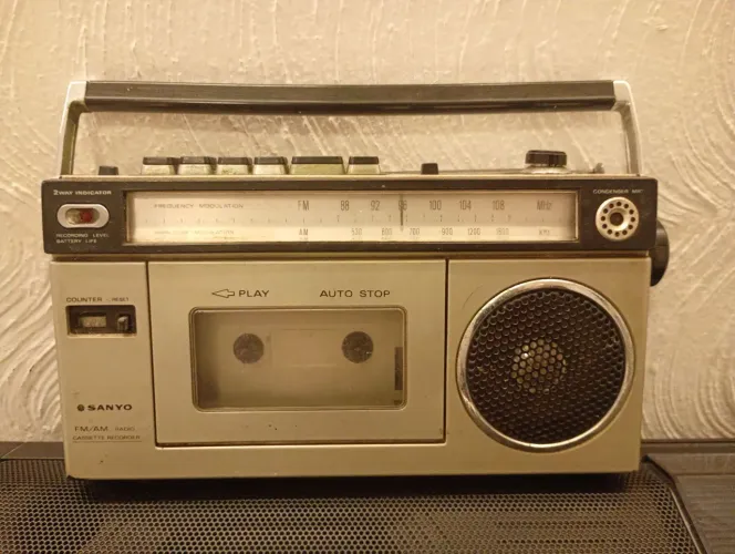 Rádio sanyo