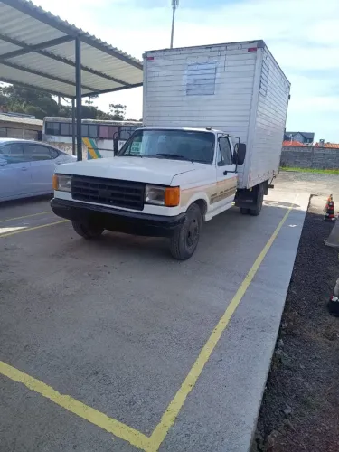 Vendo Ford f 4000