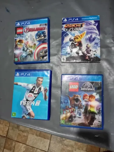 Jogos de PS4 USADOS LEGO JURASSIC PARK LEGO MARVEL VINGADORES  RATCHET CLANK FIFA 19