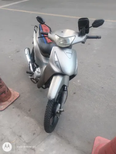 Biz 125 ES top