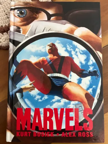 Marvels - Kurt Busiek e Alex Ross