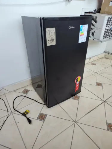 Frigobar Midea 95 litros nunca usado! 