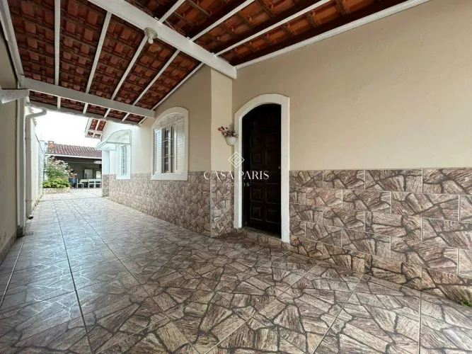 Casa à venda em Praia Grande (Solemar) | 2 quartos | 131m² área útil | Espaço Gourmet e Ch