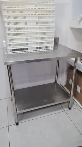 Mesa aço Inox com espelho e paneleiro Lojas Brazil