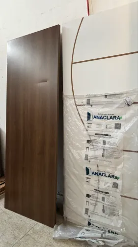 Porta pequena avaria de 230,00 por 129,90