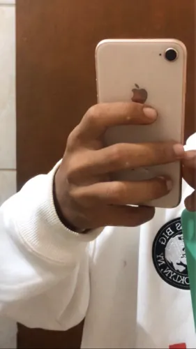 Vendo celular iPhone 8 sem nenhum detalhe 