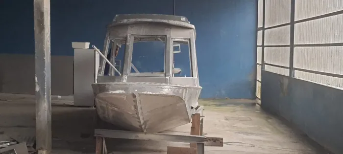 Lancha em alumínio naval