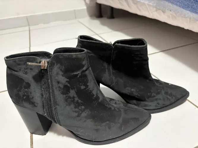 Bota via uno