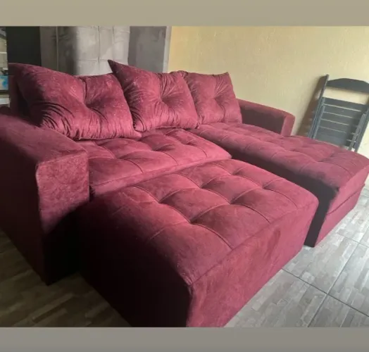 SOFÁ . Bem confortável. SOFÁ