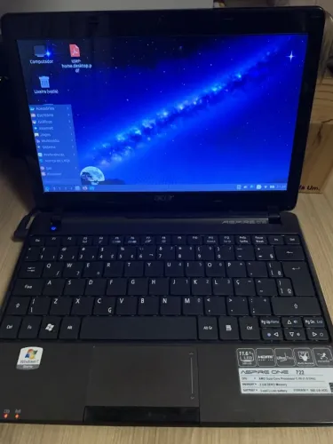 Netbook Acer Aspire One 722 11.6 SSD 120GB Lubuntu - BATERIA NAO SEGURA CARGA