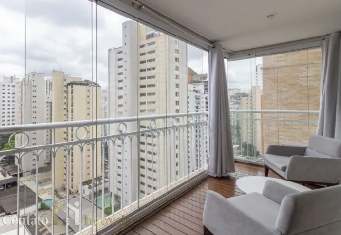 Apartamento em Moema, 143m², 2 suítes, 2 vagas.