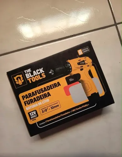 Parafusadeira Furadeira The Black Tools TB12A 3/8 a Bateria Cor Amarelo Frequência 60Hz