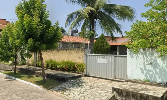 Casa para locacao e venda com 4 quartos, 1 suite, 5 vagas no Bessa - Joao Pessoa/PB