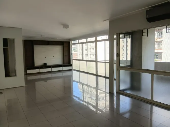 Apartamento para LOCAÇÃO - 03 dorm sendo 01 suíte e 3 salas com ar condicionado, 001 vaga