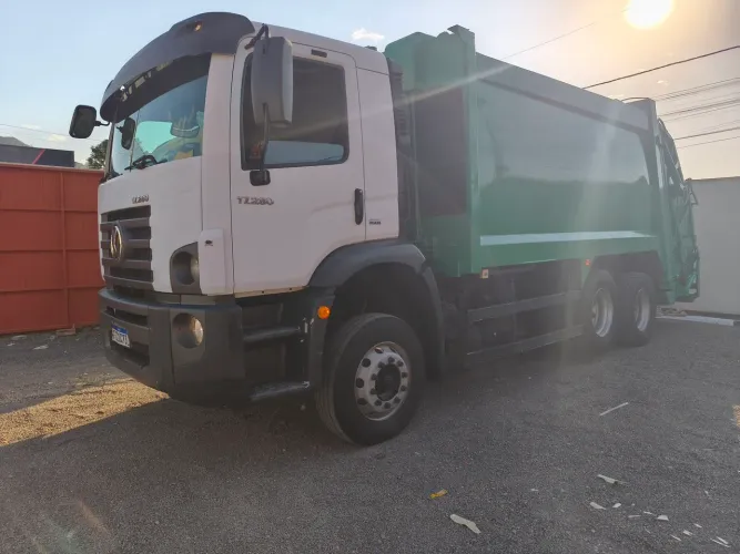 VW 17280 COMPACTADOR DE LIXO 19M3 VENDA OU LOCAÇÃO