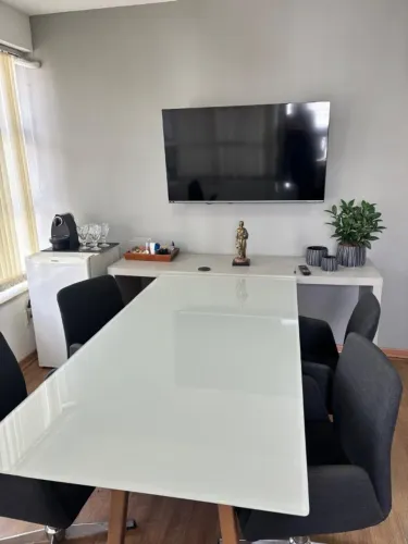 Vendo Mesa + Aparador (Líder)