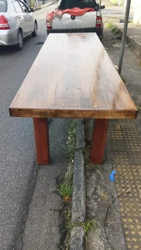 Mesa e madeira 600,00 metro²