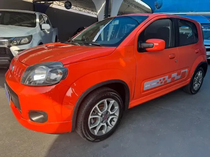 Fiat Uno Sporting 1.4 EVO Fire Flex 8V 4P 2014