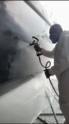 Pintura é reforma de embarcação