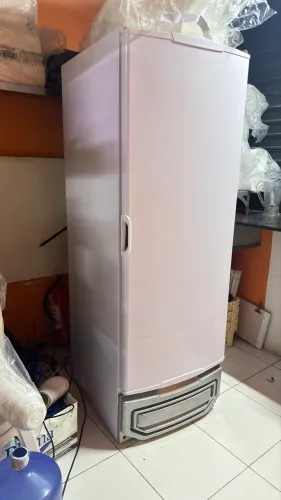 Freezer Vertical funcionando 100% para cozinha profissional ou industrial