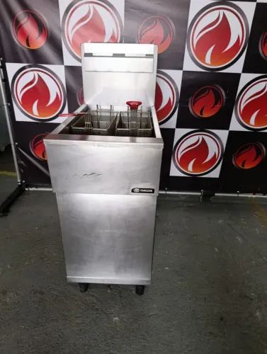 Fritadeira  industrial 25 litros marca MACOM modelo FTC1-N  gás natural