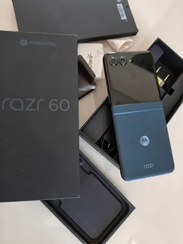 Razr 60 12/256