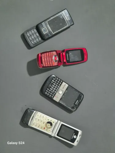 Celulares Anos 2000 - coleção. 