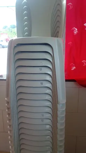 Vendo mesas cadeiras semi nova