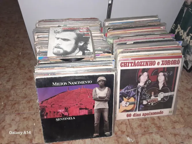 MAIS DE 200 DISCOS DE VINIL LP
