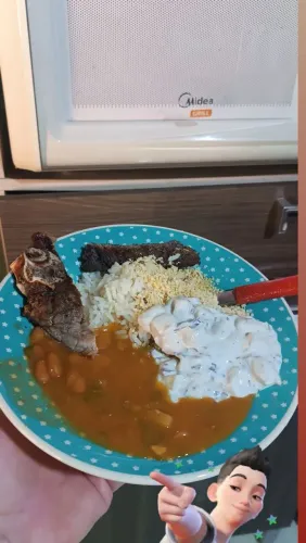 Chapeiro ou auxiliar de cozinha disponível para trabalhar de dia 