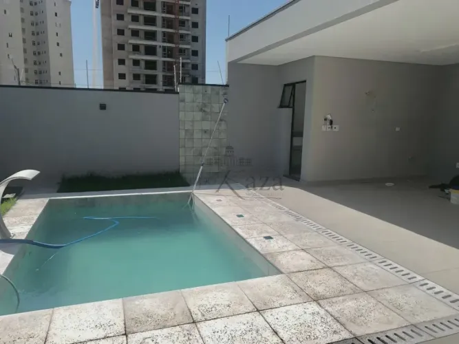 Casa Sobrado Condomínio  4 quartos 4 Suítes Urbanova SJC