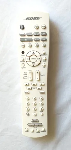 Controle remoto marca Bose. Novo, sem uso.
