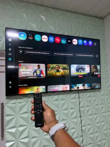 Vendo tv 65 polegadas semi nova