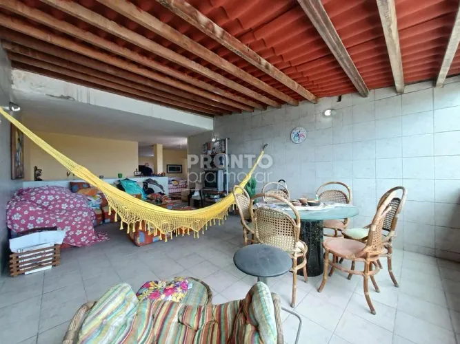 Apartamento com 3 quartos em Espinheiro