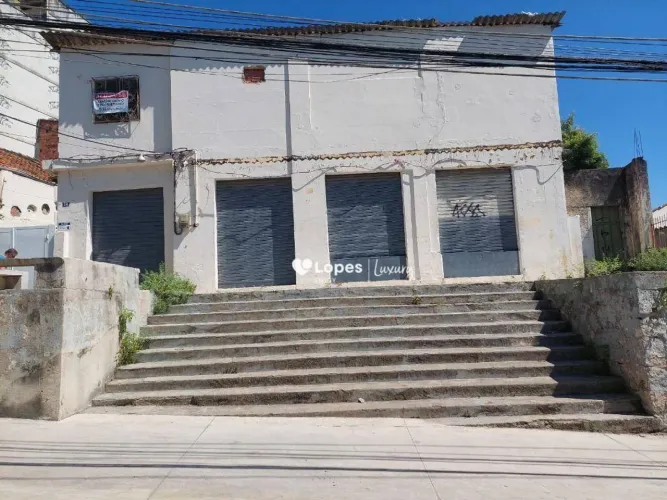 Loja duplex com 275 m², Piedade, RJ