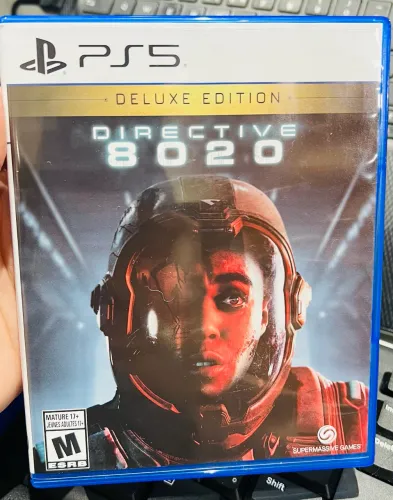 Directive 8020 Deluxe Edition PS5 - Impecável 