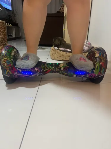 Hoverboard 10? com luzes LED e caixa de som Bluetooth