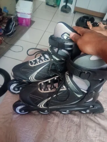Vendo patins funcionando perfeitamente