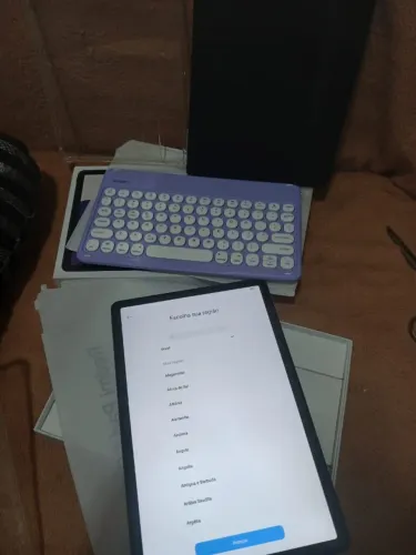 Tablet Redmi Pad SE 11", excelente estado, 256gb, teclado e case