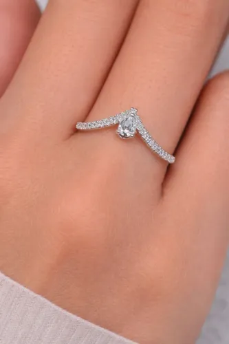 Anel de prata 925 em V