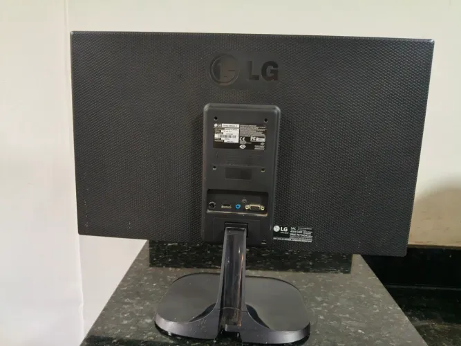 Monitor LG (24 pol) * LEIA A DESCRIÇÃO*