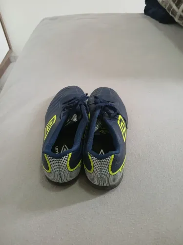 Vendo chuteira